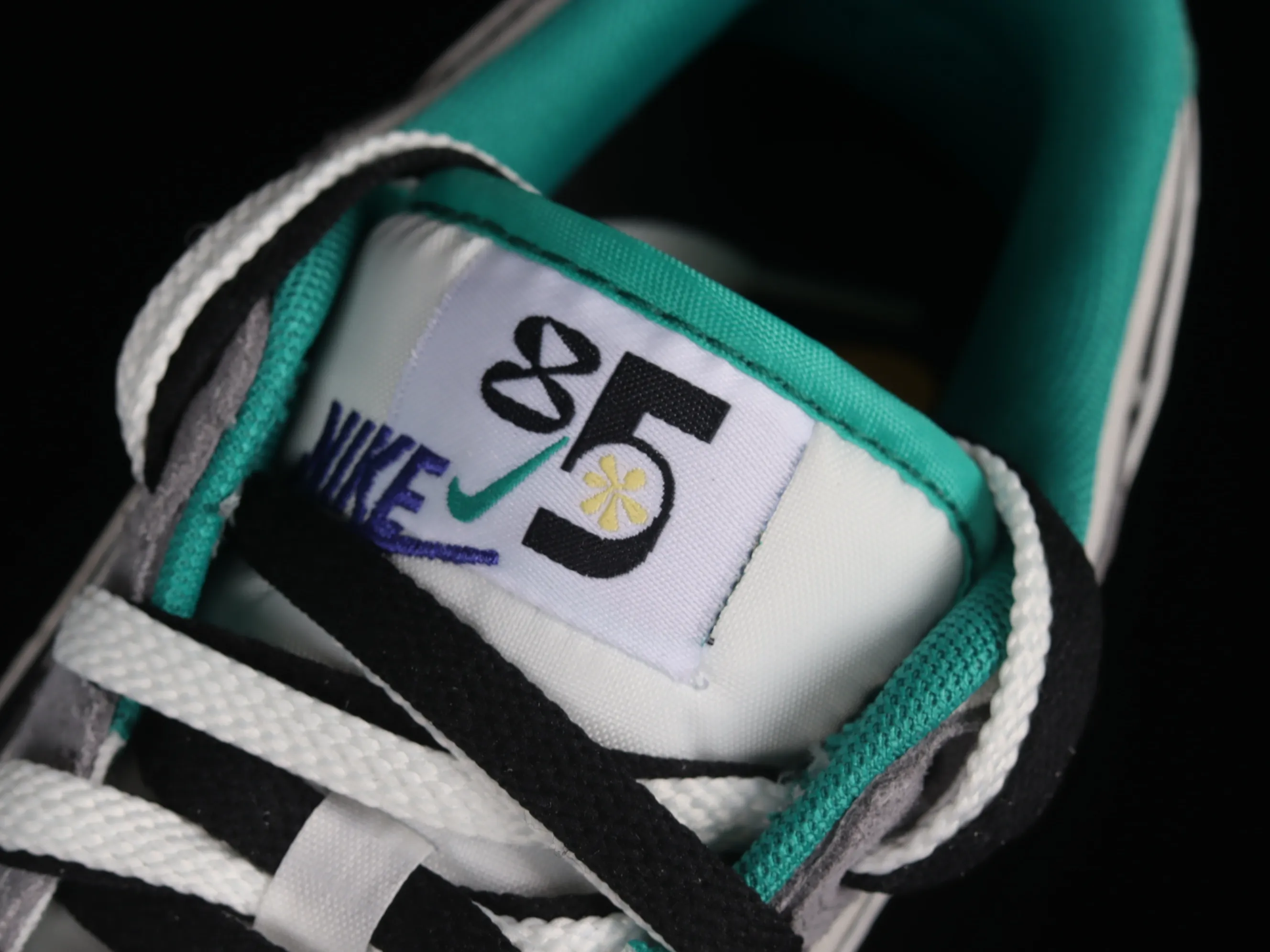 All categories Nk SB Dunk Series Nk SB Dunk Low low-top sneakers Nk SB Dunk Low "85" white and black double hook strap gray SB low-top sports and leisure sneakers DO9457-132